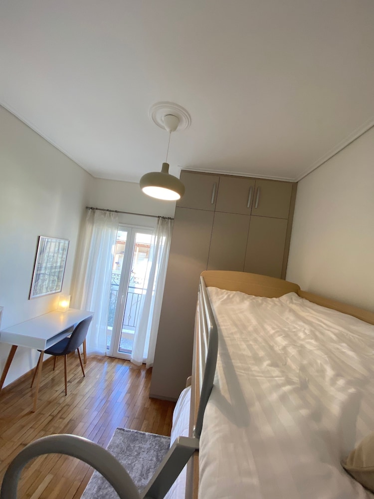 Spacious Glyfada Golf 4BR -near Beach Shops