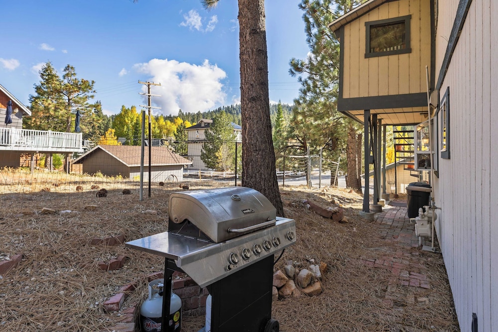 Lakeside in Bearadise by Avantstay Gorgeous Mountain Cabin in Boulder Bay!