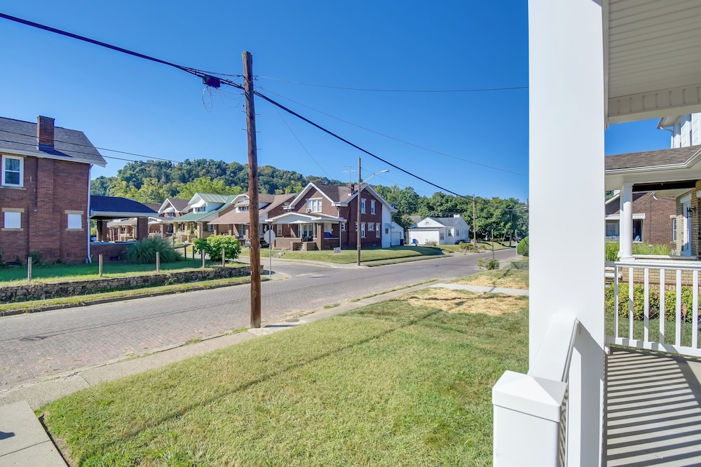 Walk to Ritter Park: Renovated Home Near Marshall!