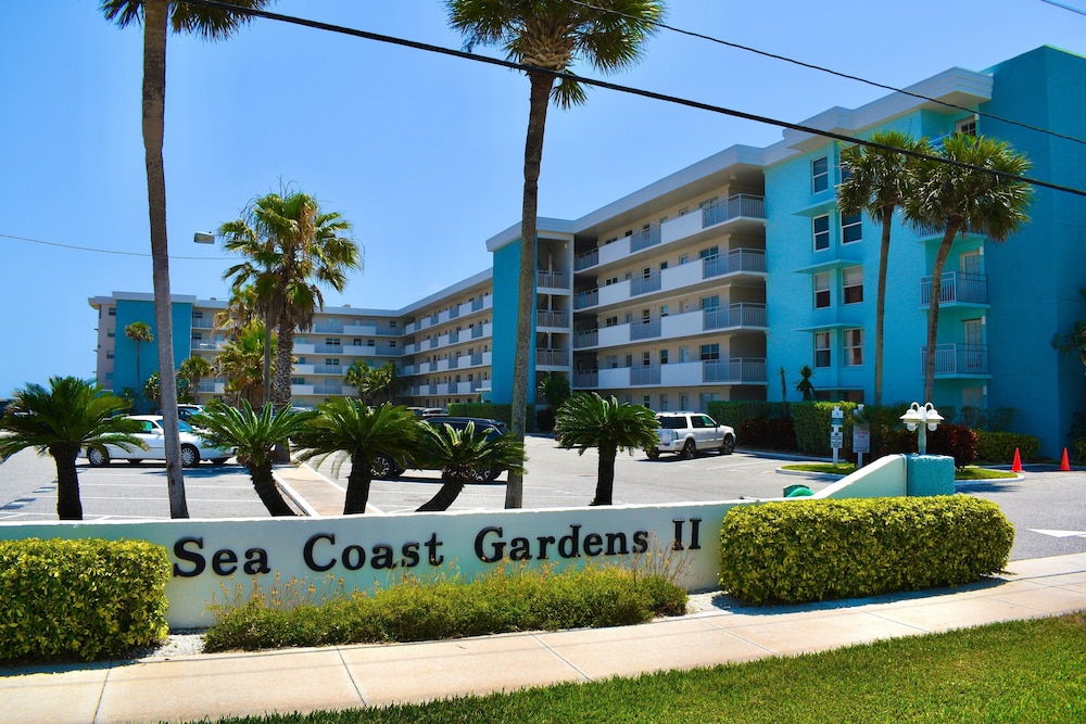 Sea Coast Garden I
