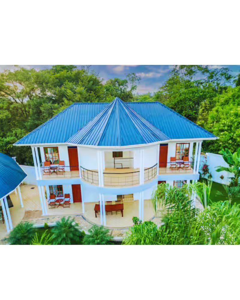 Hellen's Riverside Villas