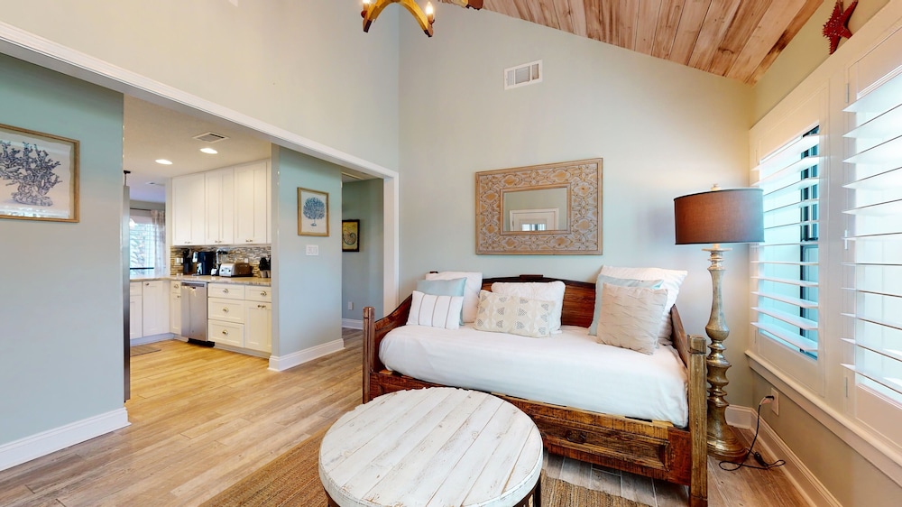 Augusta Village Sandestin by Gibson BR