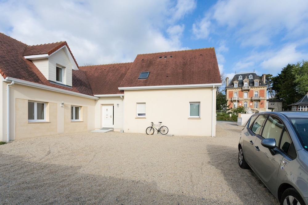 Villa Tracy