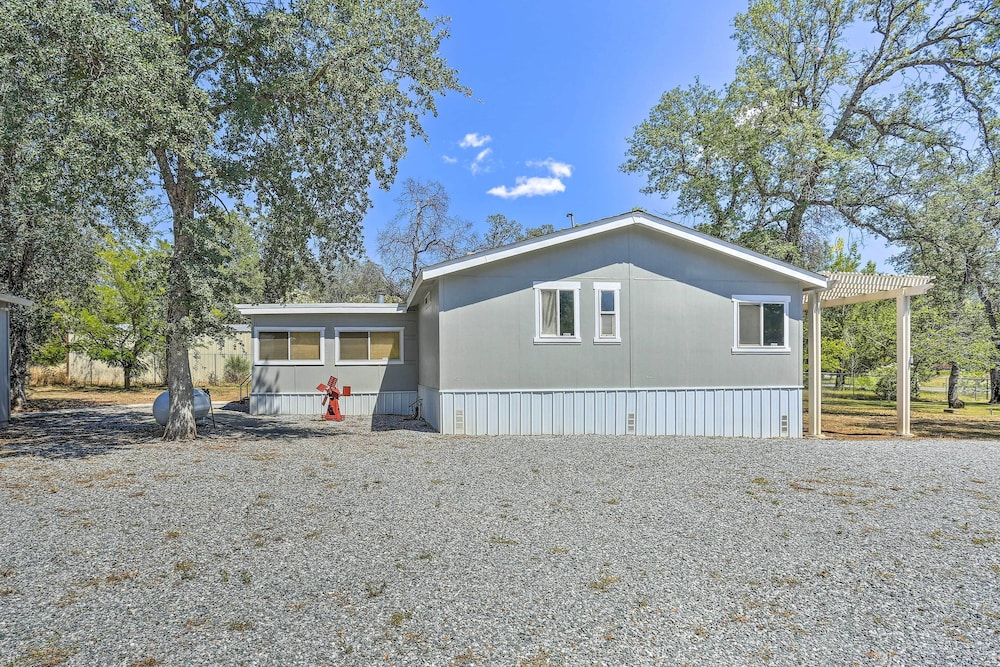 Mtn Gate Guest House ~ 6 Mi to Shasta Lake! view 5