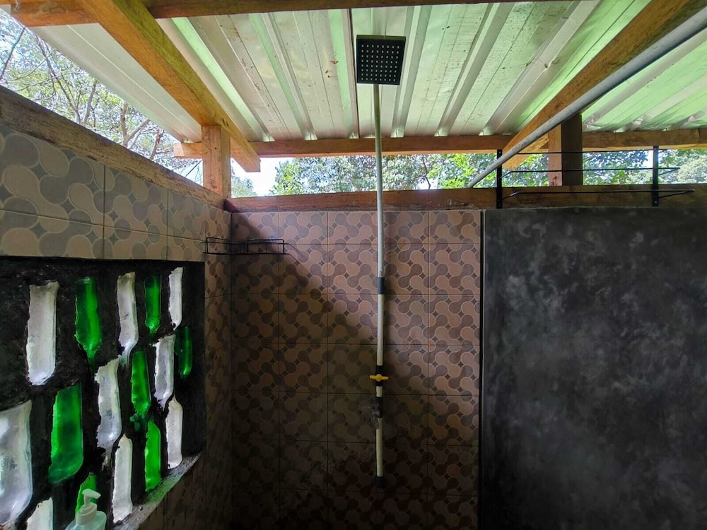 OZ Cabin by Farmstay Managel