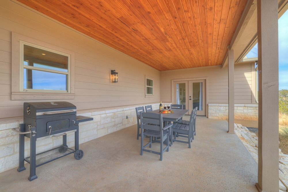 Luxury in the Hill Country, 10-mins to Downtown!