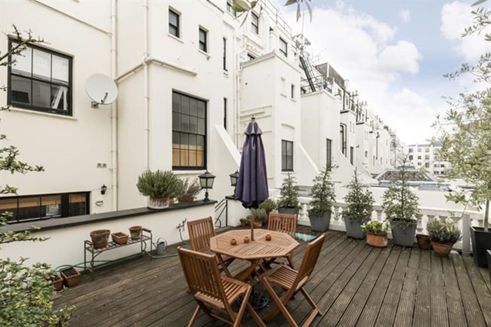 outdoor bbq area