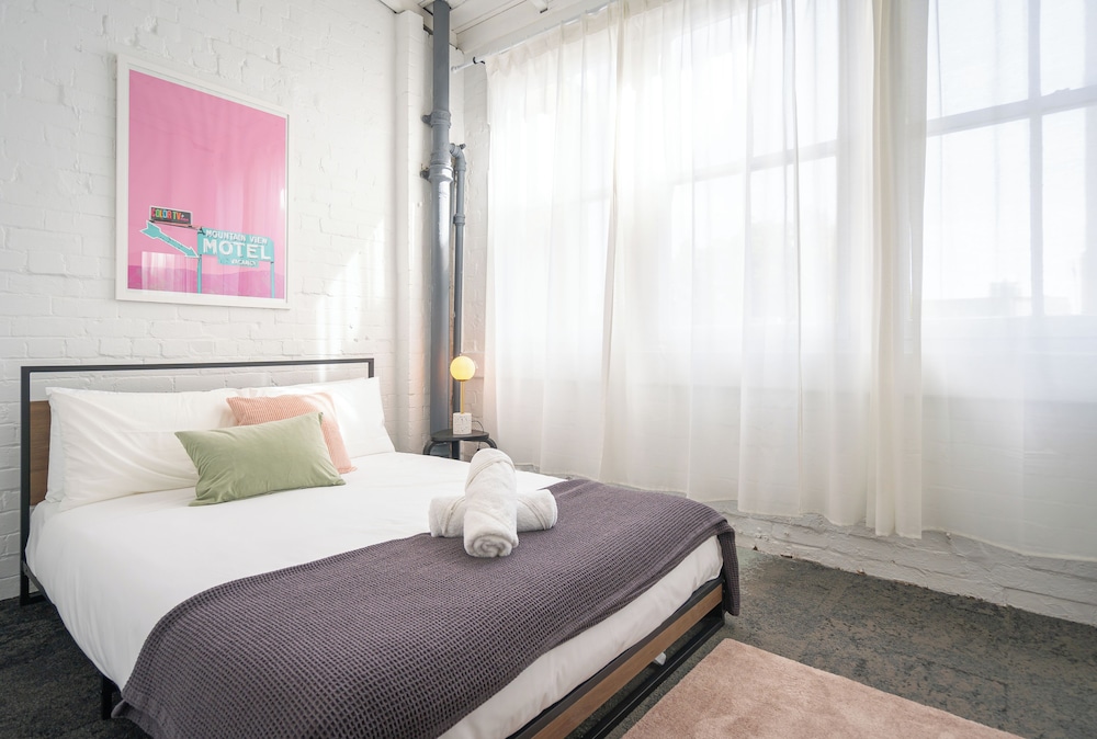 Kozyguru | Chic Studios | Oasis In The Heart Of Darlinghurst
