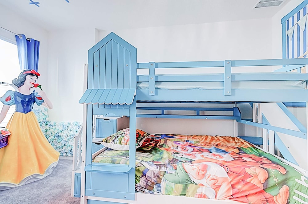 5893 Family Fun Home With Pool Near Theme Parks