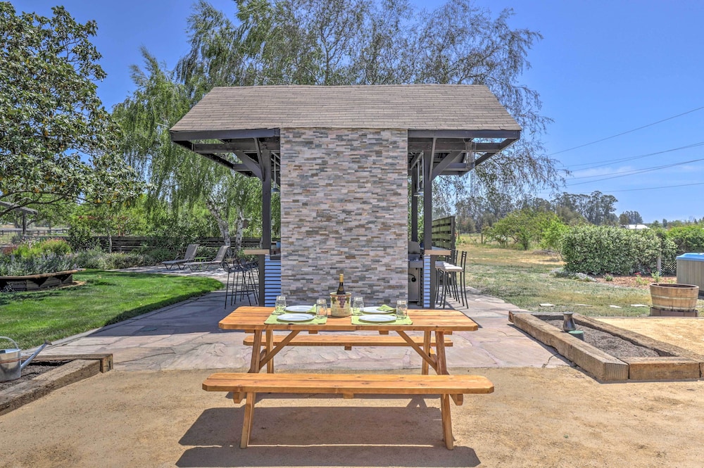 Stunning Wine Country Gem With Hot Tub Patio! - Property Image 8