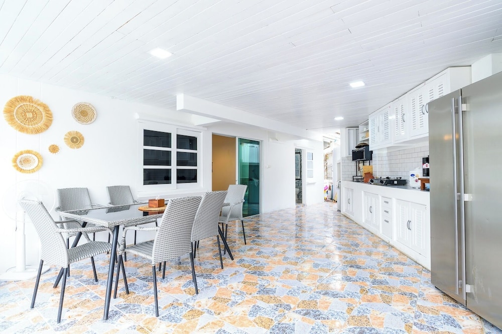 Jomtien 5BR Beach Pool Villa JB5