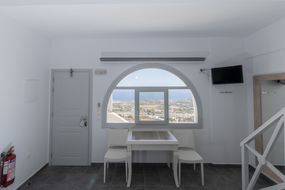 Erato Apartments