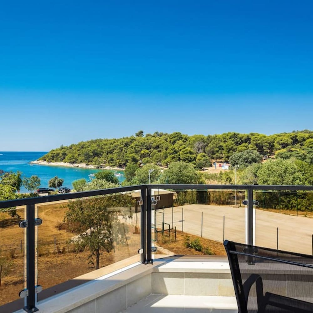 Villa Lavanda - Seaside Luxury Villa for 8 Guests
