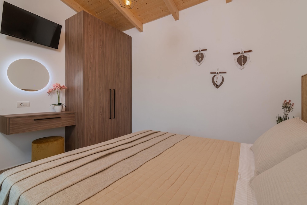 Kozakos Villa 1 With Private Swimming Pool