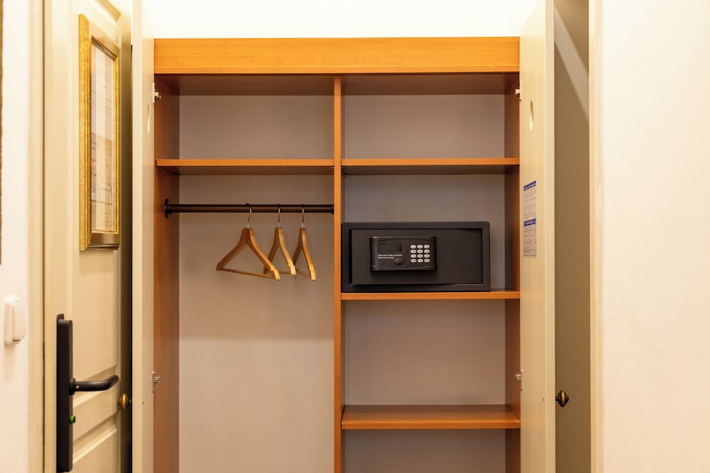 Sir Toby's Midtown - Hostel