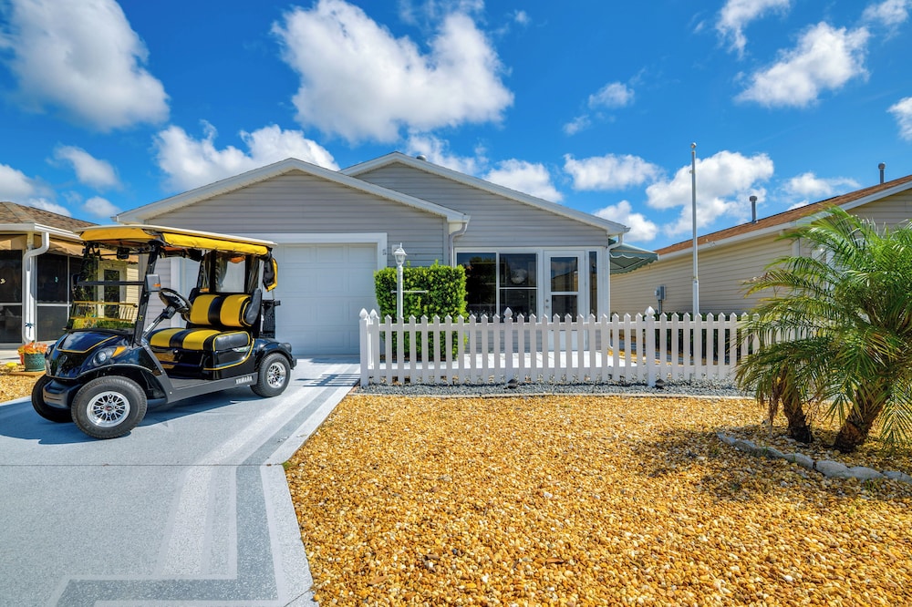 4 Mi to Lake Sumter Landing: Home in The Villages