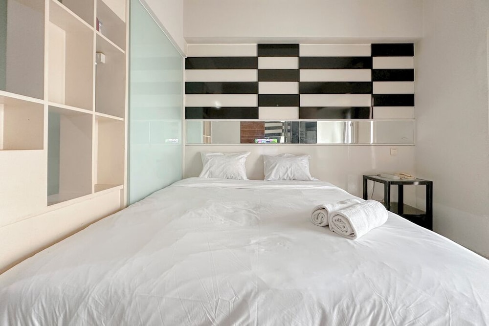Minimalist and Cozy Studio at The Square Surabaya Apartment