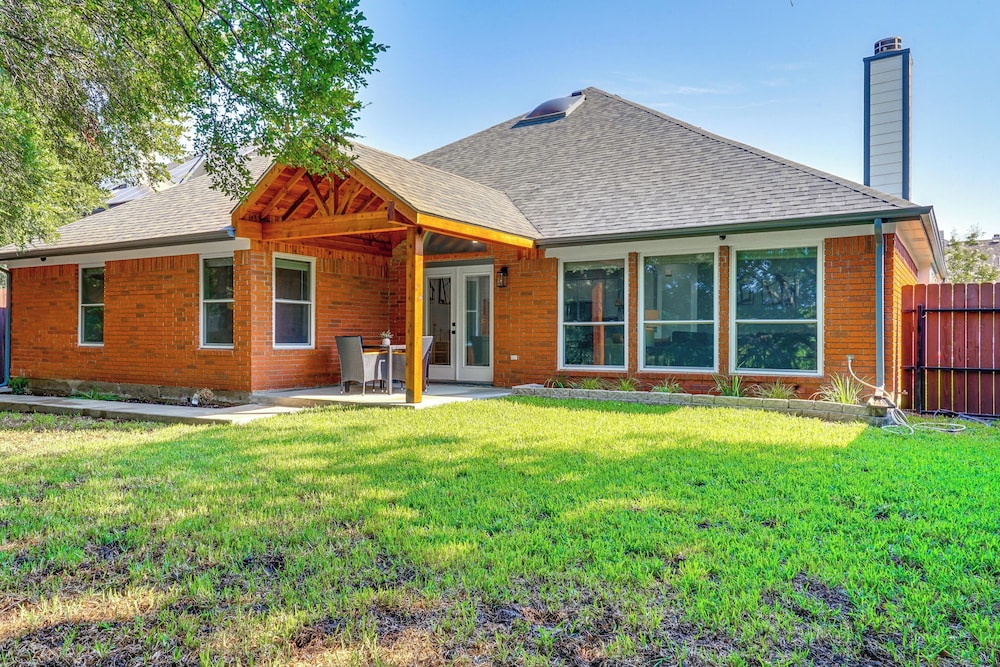 Haltom City Home w/ Patio ~ 11 Mi to Fort Worth!