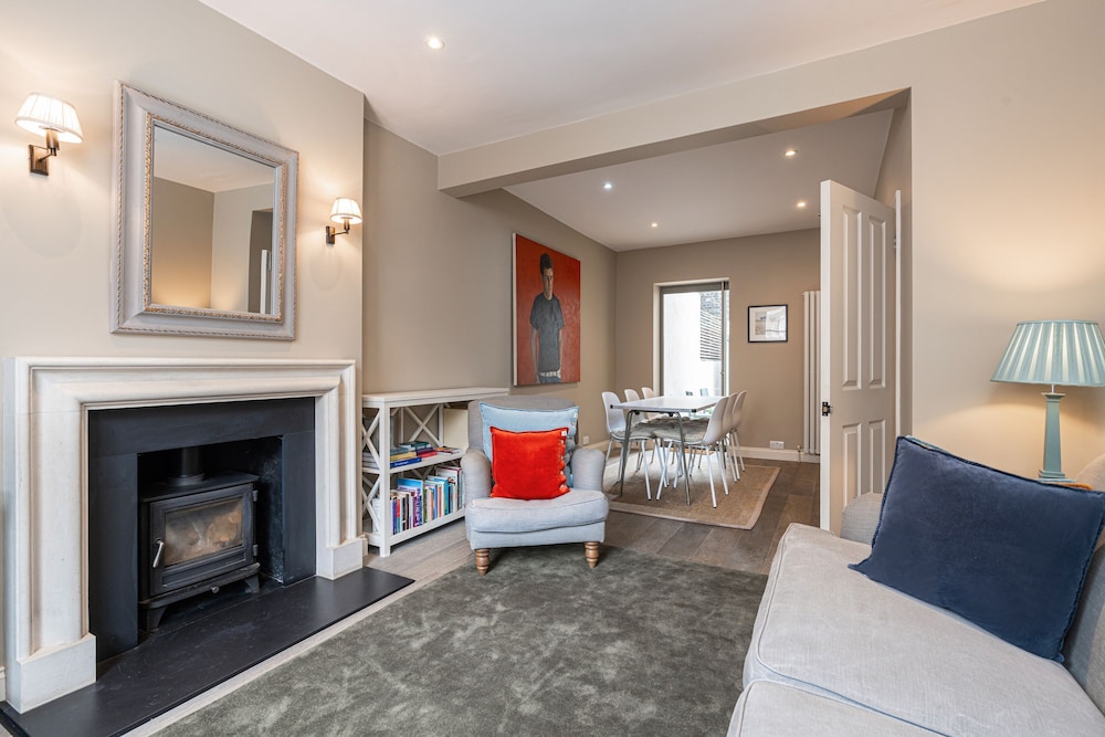 Lovely Battersea Home by Underthedoormat
