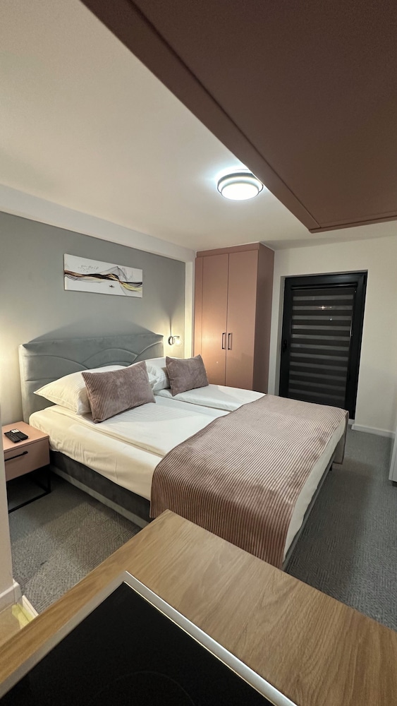 Alinar Oasis Apartments