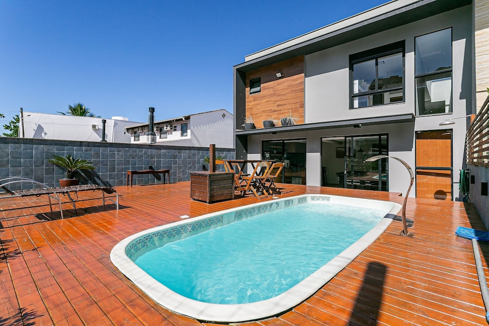 Casa Pé Na Areia com Piscina e Jacuzzi