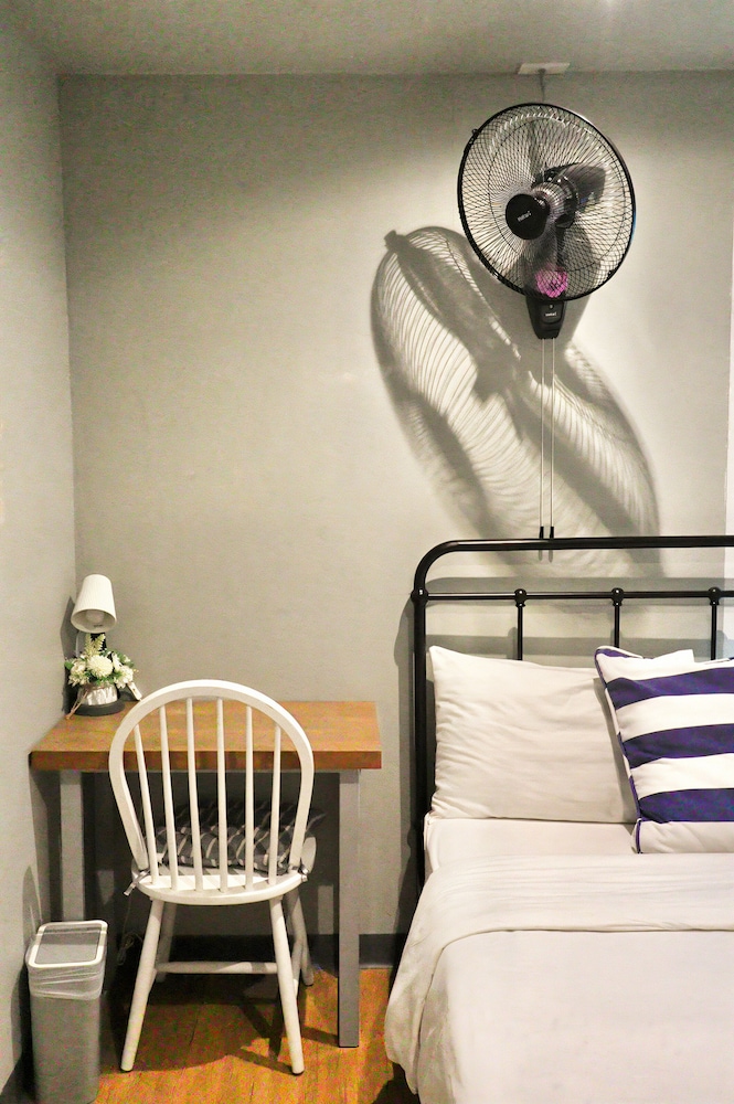 Friends Hostel - Phuket Airport