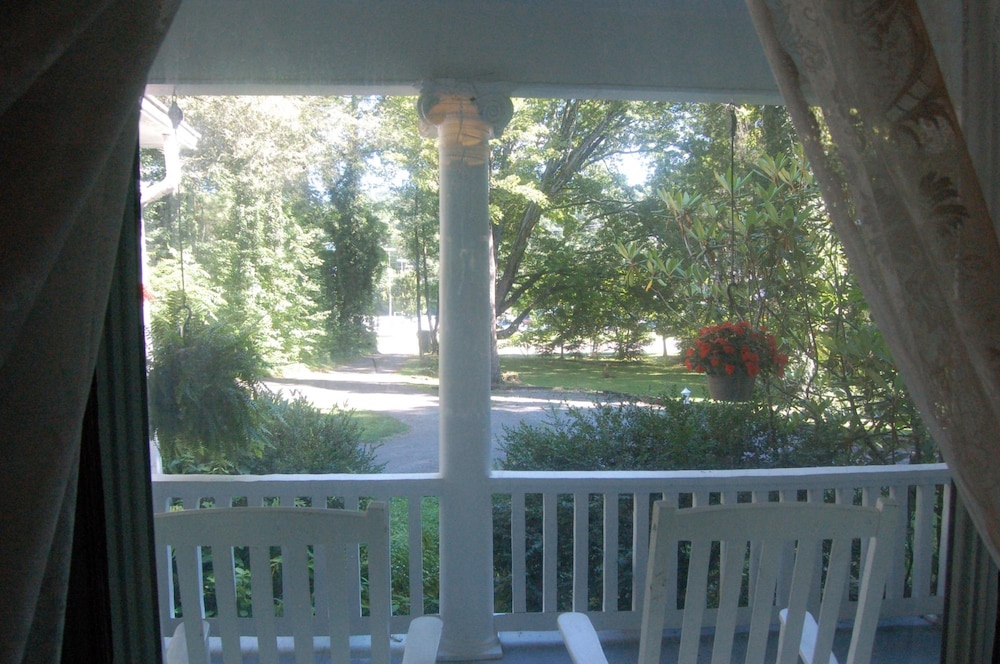 Mountain Laurel Inn
