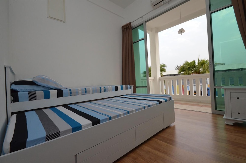 Felicia Home photo 3