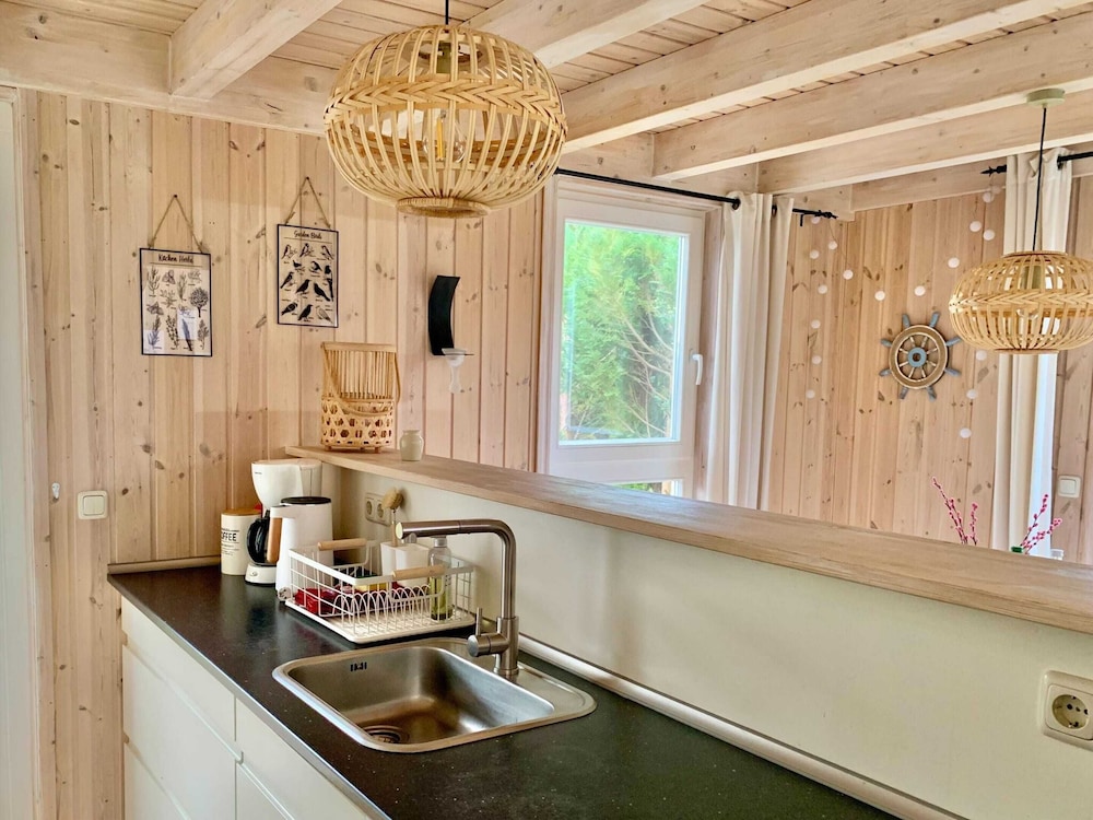 Lovely Holiday Home in Dummer Near Lake