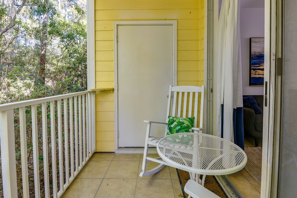 Prime Miramar Beach Getaway w/ Pool Access!