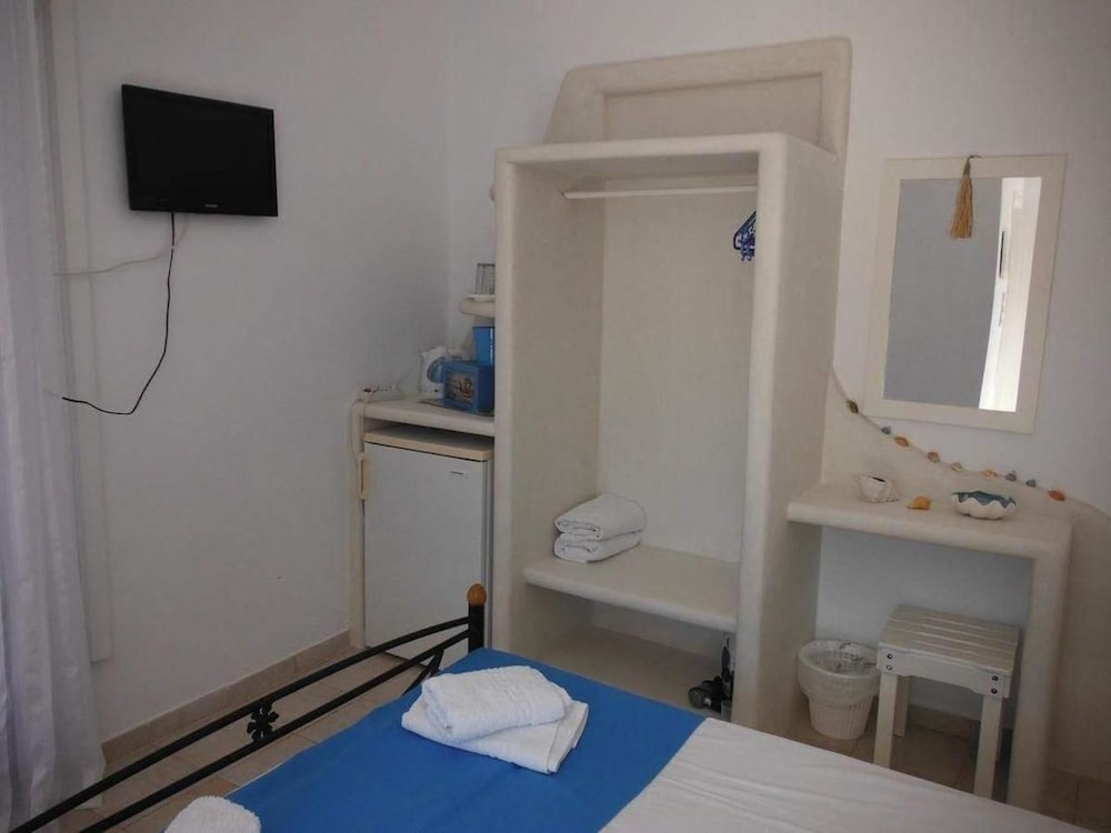 Kapetan Giannis en Milos — hotel room