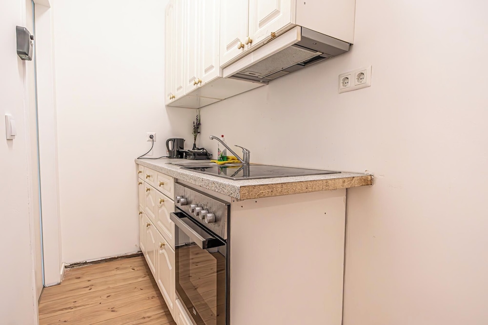 Cozy House Terrace &Garden Sleeps 34