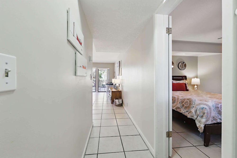 Hibiscus By the Sea - Stay for 5