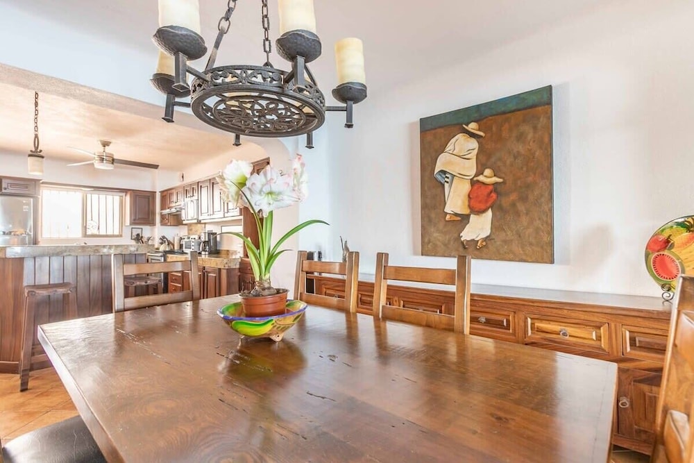 Ocean View 2Br Condo-balcony-beach-pool - 610