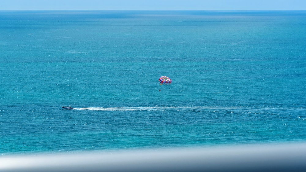 Luxury Vacation Rentals at The Setai by LRMB
