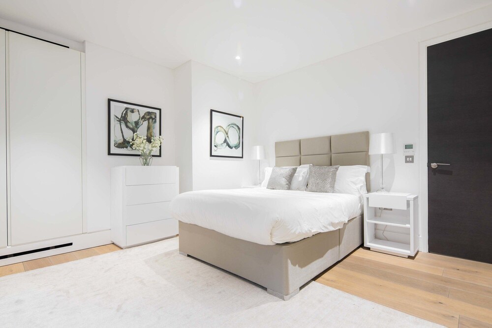 Romily Street Apartment