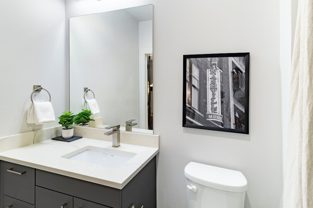 The Odyssey Apartments – by AvantStay Designer Stay in Midtown