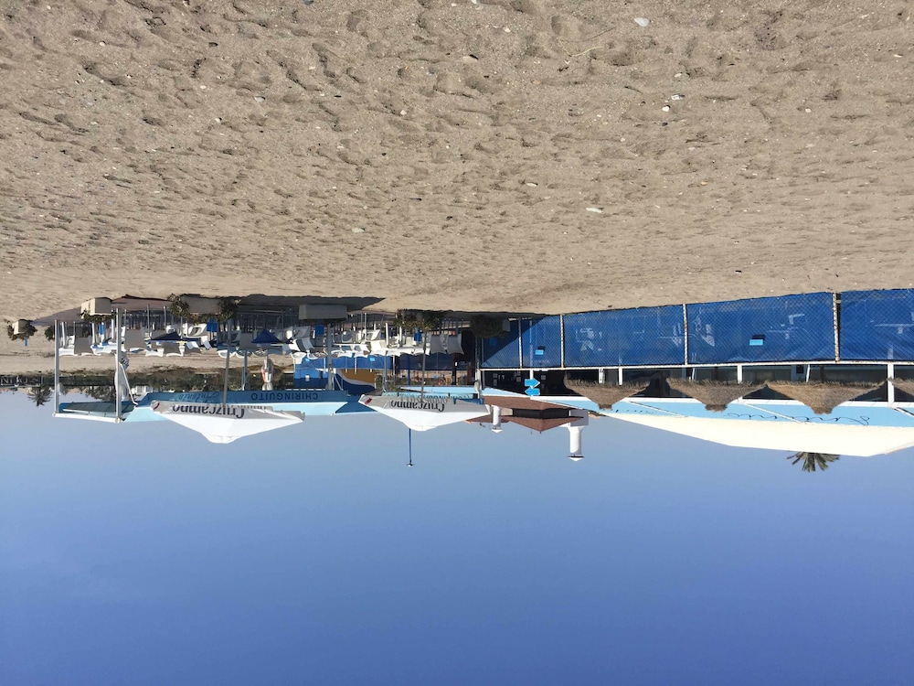 Venavera H21a - 2 Dorm / 1bath Walk to Beach