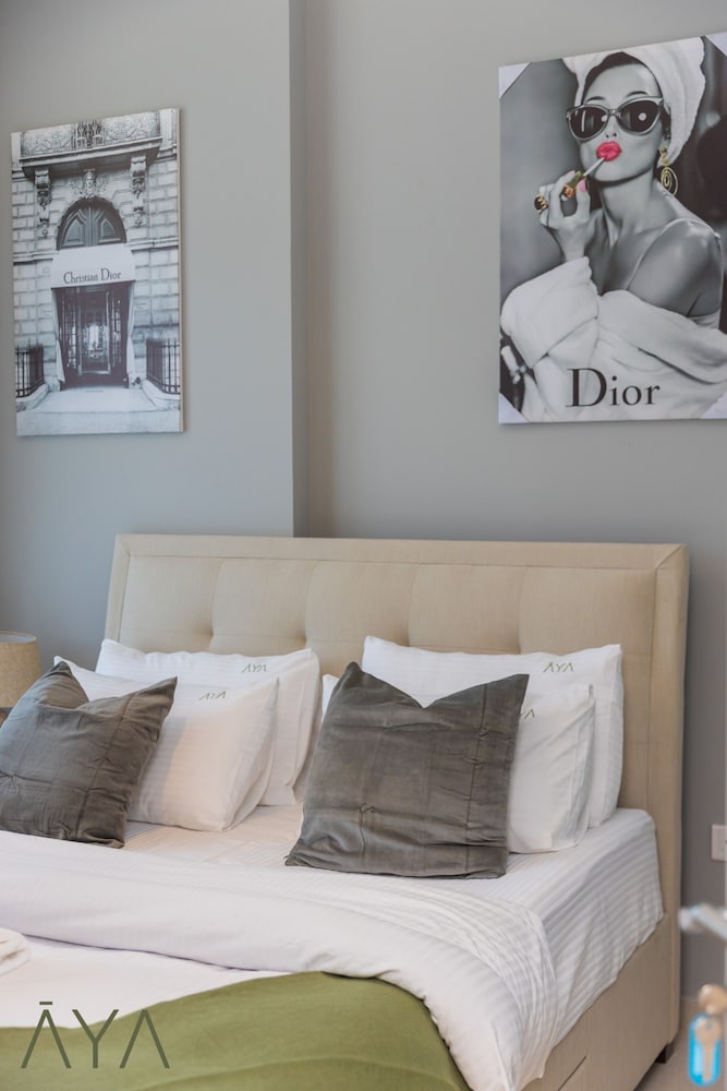 Aya - Aqua Canal/ One-Bedroom Retreat at ZADA Tower