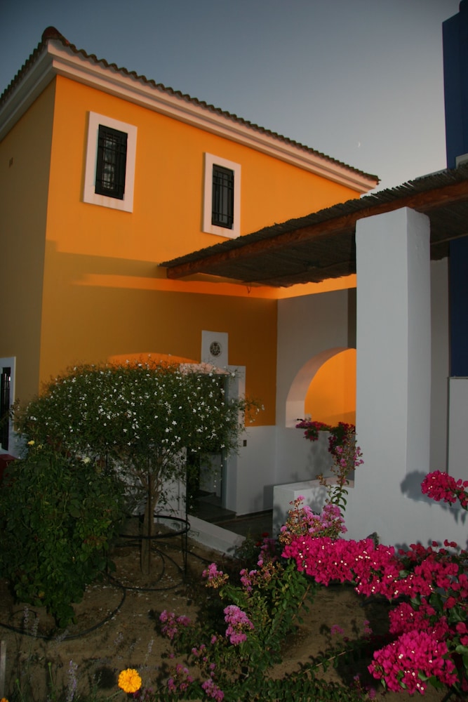 Ilis Villas