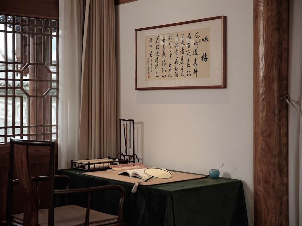 Shaxi Ancient Town Chang Le Li Chinese Courtyard Hotel