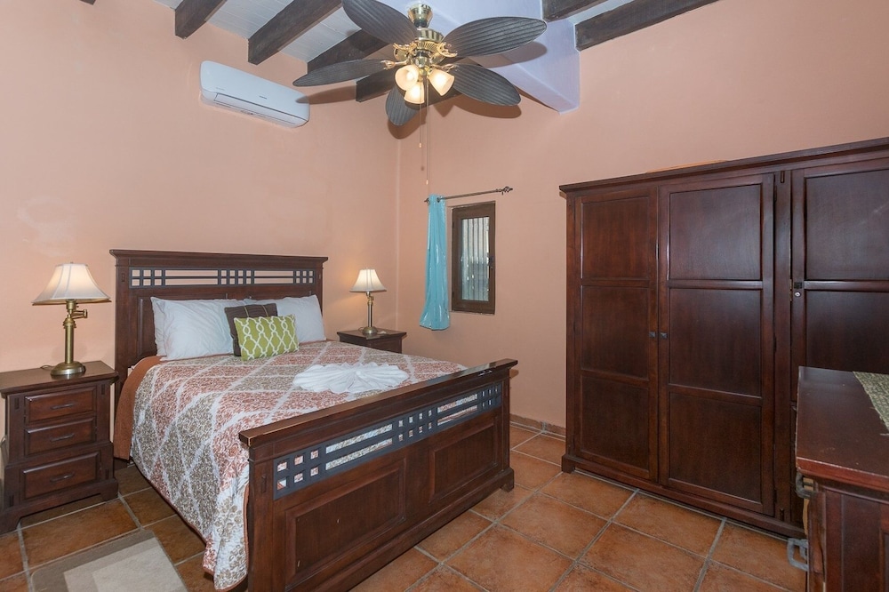 Caribbean Breeze 6a 2 Bedroom Condo by Redawning view 4