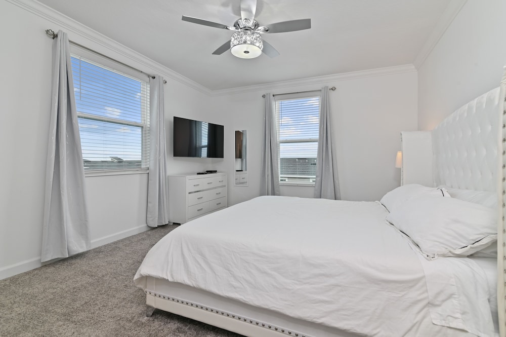 1183kbs-the Retreat At Championsgate 5 Bedroom Home by RedAwning view 2