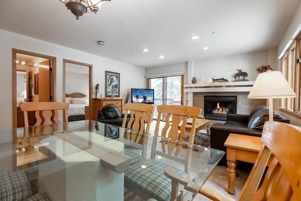 Townsend Place Condo with Ski-In Ski-Out Access by RedAwning - Property Image 8