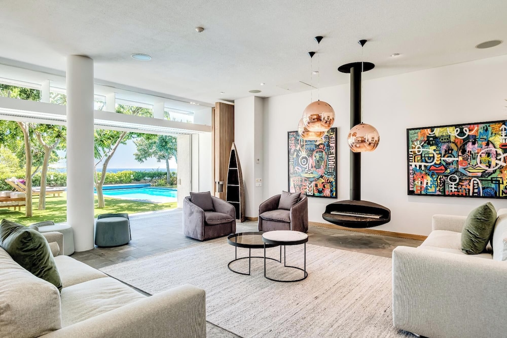 Unforgettable Fresnaye Sea View Villa Disa House