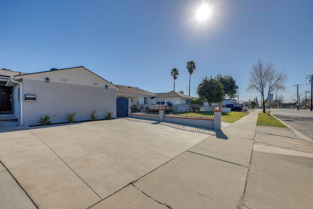 35 Mi to LA: Modern Apartment in Chino!