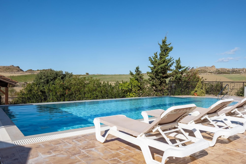 Villa Kambos Ena in Polis