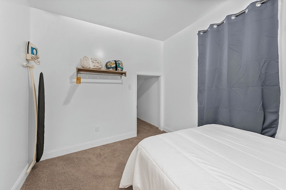 New Downtown Lux 3BR Free Parking, AC & Wi-fi