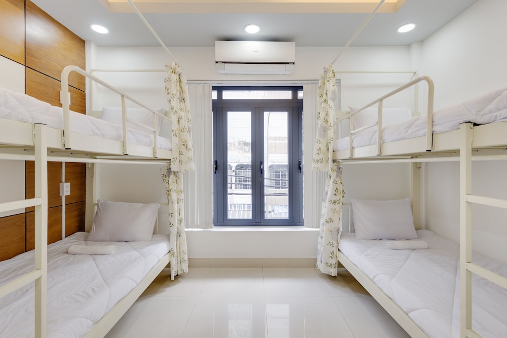 Saigon Authentic Hostel & Tours