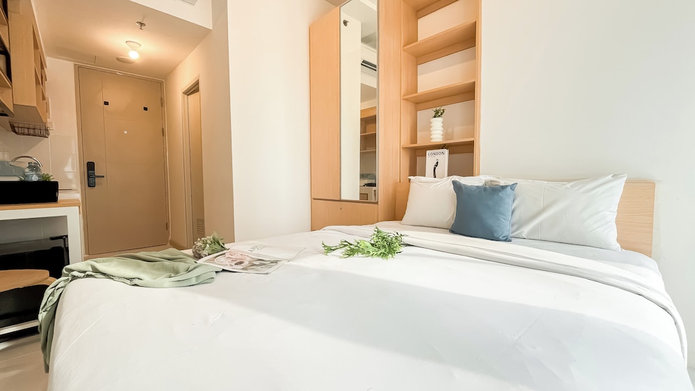 Minimalist Look Studio Near Tokyo Hub At Tokyo Riverside Pik 2 Apartment